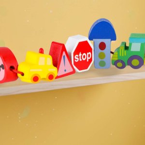 Klocki drewniane do nawlekania tablica plansza samochody pojazdy Kik Sp. z o. o. Sp. k. 12