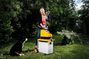 Riwall Rozdrabniacz elektryczny RES3044 do gałęzi rębak frezowy Żbik mocny 13