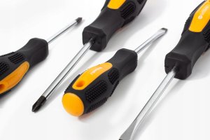 Zestaw narzędzi Riwall Zestaw narzędzi ZESTAW NARZĘDZI WALIZKA NARZEDZIOWA XXL 12