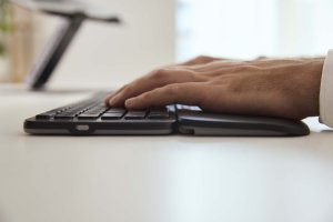 Contour Balance Full-Size Tastatur DE-Layout wireless 2