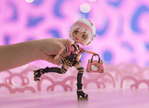 MANGA HELLO KITTY Golden Diva, lalka 5