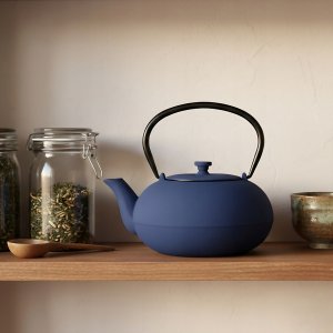 Czajnik żeliwny z zaparzaczem NOMI, 800 ml 2