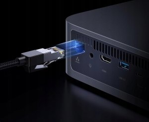 UGREEN NASync DXP480T Plus 4-Bay i5-1235U 10-rdzeniowy 8 GB DDR5 3