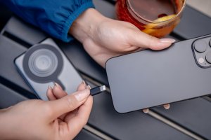 NEWELL NL4895 Power Bank 10000 mAh Lightning USB-C Magsafe szary 8