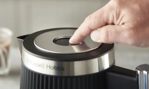 Czajnik Russell Hobbs Brontë czarny czajnik 26750-70 5