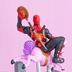 Marvel Deadpool 3D Perpetual Calendar Figurka 17 cm 8