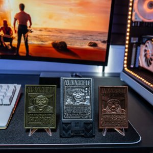 One piece zestaw: stojak na telefon plus 3 x metalowe płytki 6