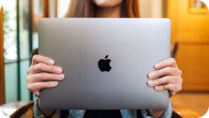 Laptop Apple MacBook Pro 16 A2141 | i9-9880H 8 rdzeni | 32GB 1TB SSD | Retina | MacOS 15