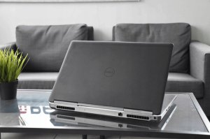 Laptop Dell Precision 7710 FHD | i7-6820HQ 32GB 512GB M.2 | QUADRO | Windows 11 8