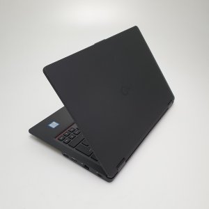 Fujitsu Lifebook U729 i5-8250U 16GB 256SSD M.2 W11 3