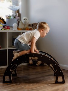 Bujak Montessori czarny M + zjeżdżalnia ze ścianką + poduszka beżowa 3