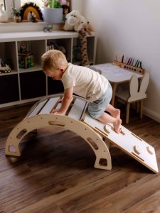 Bujak Montessori M biały + zjeżdżalnia ze ścianką + poduszka beżowa 2