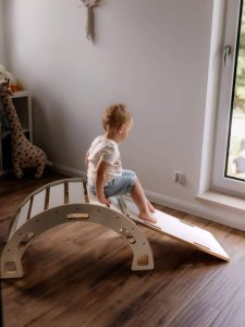 Bujak Montessori M biały + zjeżdżalnia ze ścianką + poduszka beżowa 3