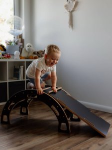 Bujak Montessori czarny M + zjeżdżalnia ze ścianką + poduszka granatowa 7