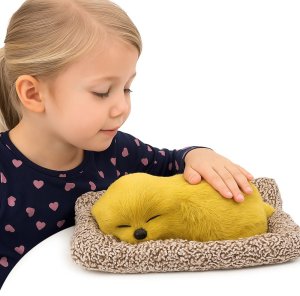 Śpiący Pies Labrador Szczeniak Na Poduszce Figurka z Futerkiem Torba EDUKAMP 3