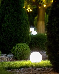 Beliani Kula ogrodowa LED JOCOY Broken white 2