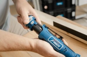 KLUCZ KĄTOWY AKUMULATOROWY 12V 3/8' 0*AH 2