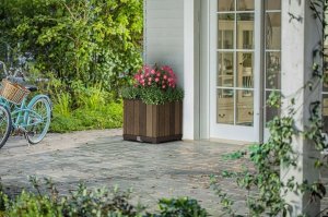 Skrzynia ogrodowa Keter Donica ogrodowy Deco Square Planter kwadratowy 45,5x45,5x45,5 cm ciemny brązowy 4