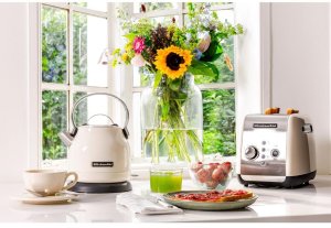 KitchenAid 5KEK1222EAC czajnik elektryczny 1,25 l 2200 W Kremowy 2