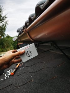 Odstraszacz MOCNY STRONG NA KUNY, MYSZY, SZCZURY Hermetyczny NA STRYCH, NA ŚCIANĘ DOMU, NA DACH, NA PARKING 3 Strony działania Uchwyt Zasilanie 230V 8