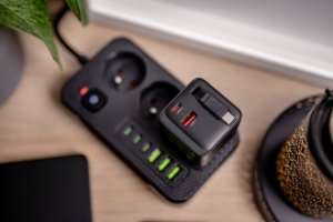 Ładowarka sieciowa Newell GaN 65 W LCD - EU 191