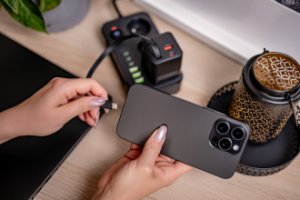 Ładowarka sieciowa Newell GaN 65 W LCD - EU 218