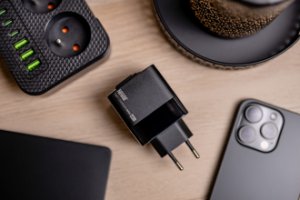 Ładowarka sieciowa Newell GaN 65 W LCD - EU 87