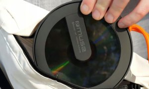 Muse M-920 DMO Portable CD/MP3 Player With Anti-Shock 4