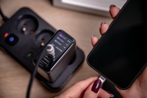 Ładowarka sieciowa Newell GaN 100 W TFT - EU 208