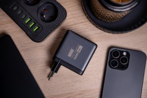 Ładowarka sieciowa Newell GaN 100 W TFT - EU 220