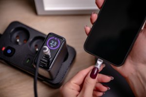 Ładowarka sieciowa Newell GaN 100 W TFT - EU 249