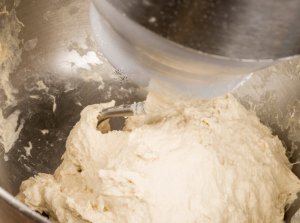 Robot planetarny Orava Wielofunkcyjny robot kuchenny, 1400 W, 6 prędkości i tryb Pulse, system planetarny 5