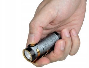 Latarka OLIGHT  Latarka z ładowarką Baton 4 P. Edition pilo 3