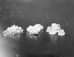 Kostkarka do lodu Domo Kostarka nugget 15kg DO7057S 16