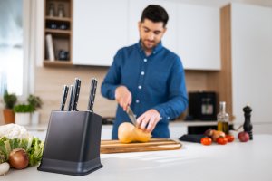 EverSharp 5-pc Knife Set and Knife Block w/ Integrated Sharpener 6