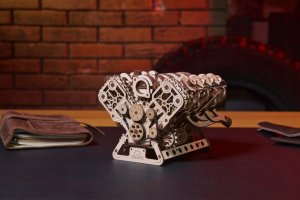 UGEARS Drewniane mechaniczne puzzle Motor V8 11