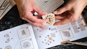 Annick Goutal EscapeWelt 3D drewniana układanka łamigłówka Fort Knox Pro 12