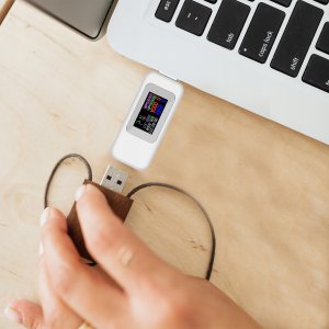 WOLTOMIERZ CYFROWY USB MIERNIK TESTER NAPIĘCIA AMPEROMIERZ WATOMIERZ LCD 12