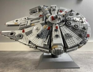 Podstawka dedykowana do LEGO Star Wars 75257 / Sokół Millennium 5