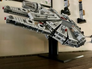 Podstawka dedykowana do LEGO Star Wars 75257 / Sokół Millennium 8