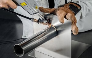 Spawarka laserowa i wycinarka CNC xTool MetalFab 1200W 4