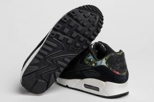 Nike Buty damskie Air Max 90 SE czarne r. 39 (881105 001-S) 3