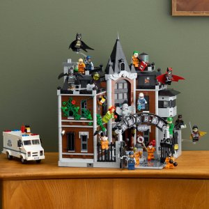 LEGO Batman Arkham Asylum™ (76300) 2