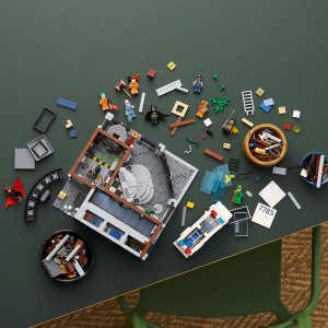 LEGO Batman Arkham Asylum™ (76300) 4