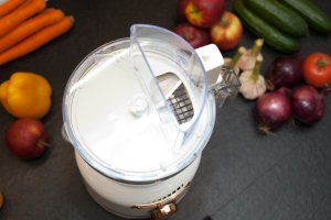 Robot kuchenny wielofunkcyjny 16W1 1800W - blender szatkownica młynek tarka 16