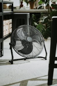 Termowentylator Adler Cyrkulator podłogowy 45 cm 28