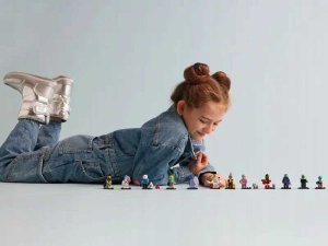 LEGO Minifigures Seria 26 12 szt. (71046) 9