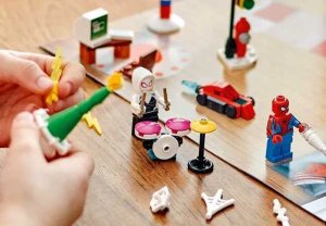 LEGO 76293 - Super Heroes - Spider-Man Kalendarz adwentowy 2024 11