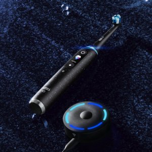 Oral-B iO10 Cosmic Black Booster 3