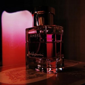 SET BALDESSARINI Ambre EDT spray 50ml + SHOWER GEL 200ml 6